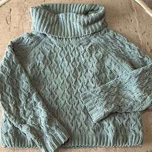 Cozy Cable Knit Turtleneck Sweater (S)